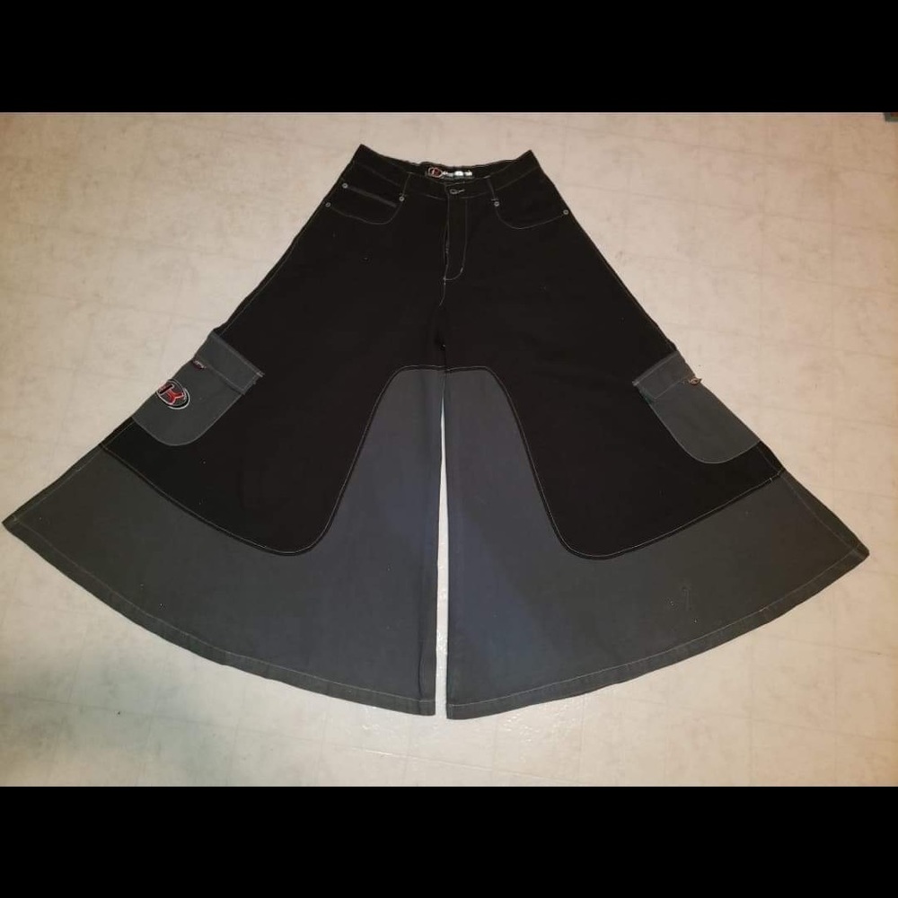 ISO this pair of Kikwear